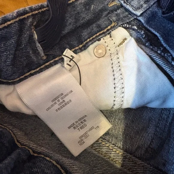 Levi’s Denim Blue Kids Shorts - Picture 3 of 3